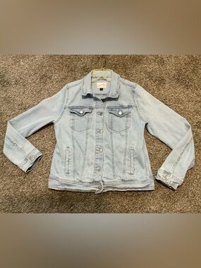 Universal Thread Light Wash Stretch Denim Jean Jacket - Medium